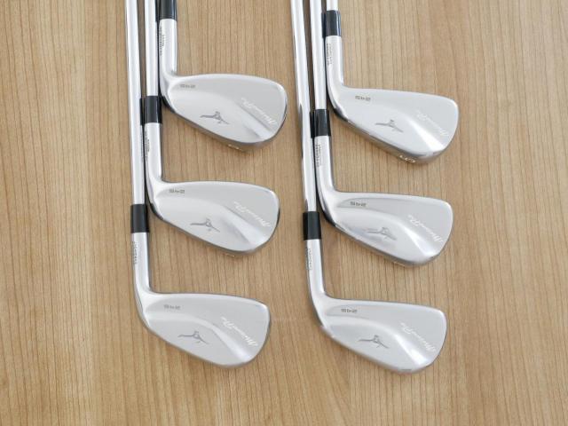 Iron set : Mizuno : ชุดเหล็ก Mizuno Pro 245 Forged (ปี 2024 นุ่ม แน่น ระยะดี) มีเหล็ก 5-Pw (6 ชิ้น) ก้านเหล็ก NS Pro 950 Flex R
