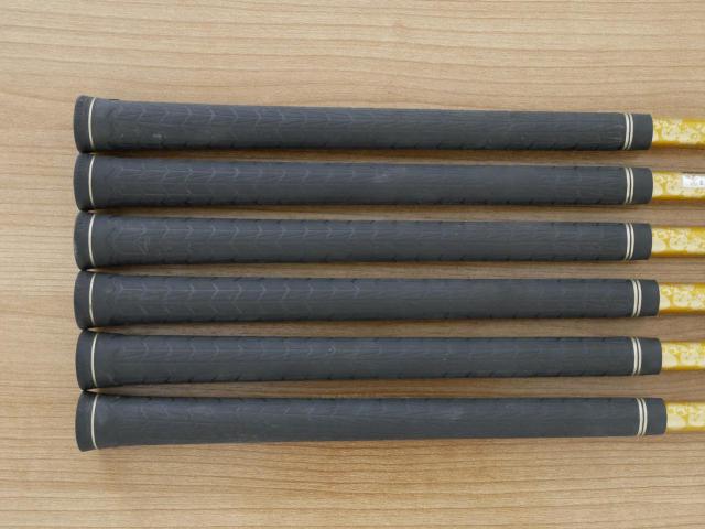 Iron set : Yonex : ชุดเหล็ก Yonex Royal E-Zone (ปี 2022 หน้าเด้งสุดๆ ตีไกลสุดๆ) มีเหล็ก 7-Pw,Aw,Sw (6 ชิ้น เหล็ก 7 ระยะเท่าเบอร์ 6 รุ่นอื่น) ก้านกราไฟต์ Flex SR