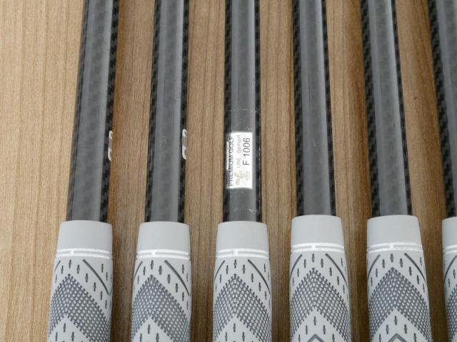 Iron set : Titleist : ชุดเหล็ก Titleist T400 (ตีง่ายที่สุด ไกลที่สุด ออกปี 2020) มีเหล็ก 6-Pw,43,49 (7 ชิ้น) ก้านกราไฟต์ Mitsubishi TENSEI 50 Flex R