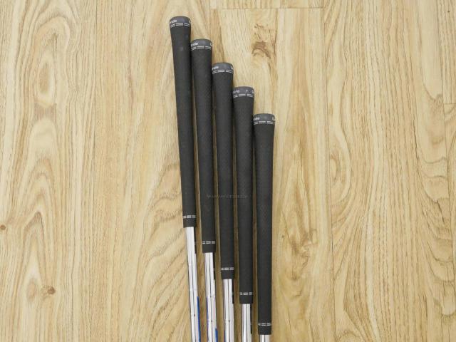 Iron set : Titleist : ชุดเหล็ก Titleist T400 (ตีง่ายที่สุด ไกลที่สุด ออกปี 2020) มีเหล็ก 7-Pw,43 (5 ชิ้น) ก้านเหล็ก NS Pro ZELOS 7 Flex S
