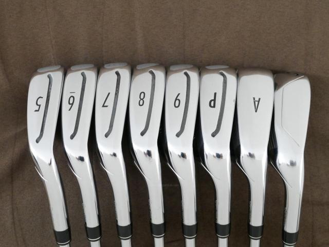 Iron set : Taylormade : ชุดเหล็ก Taylormade Gloire (รุ่นท๊อปสุด Japan Spec. ใบใหญ่ ตีง่าย ไกล) มีเหล็ก 5-Pw,Aw,Sw (8 ชิ้น) ก้านเหล็ก NS Pro 850 Flex R