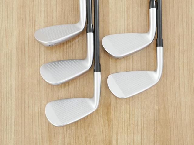 Iron set : Mizuno : ชุดเหล็ก Mizuno JPX 925 Hot Metal (ออกปี 2024 ตัวท๊อป ตีง่าย นุ่ม ไกลมาก) มีเหล็ก 7-Pw,Aw (5 ชิ้น) ก้านกราไฟต์ KBS TGI 70 Flex R