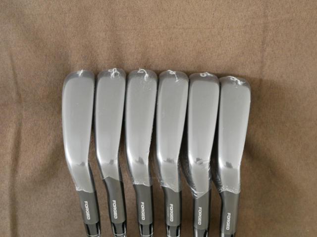 Iron set : Callaway : **ของใหม่ ยังไม่แกะพลาสติก** ชุดเหล็ก Callaway Apex Ti Fusion Black (รุ่นท็อปสุด แพงที่สุด ปี 2025 ของใหม่ 8 หมื่นบาท) มีเหล็ก 5-Pw (6 ชิ้น) ก้านเหล็ก NS Pro 950 NEO Flex S