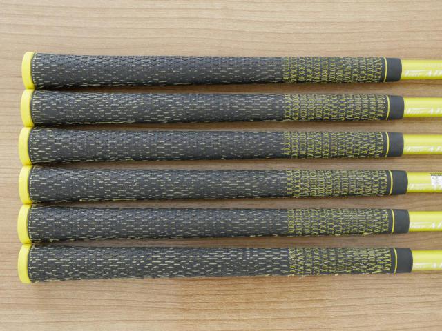 Iron set : Tourstage : ชุดเหล็ก Tourstage X-Blade GR (ใบใหญ่ ตีง่าย) มีเหล็ก 5-Pw (6 ชิ้น) ก้านกราไฟต์ Tour AD B14-03i Flex S