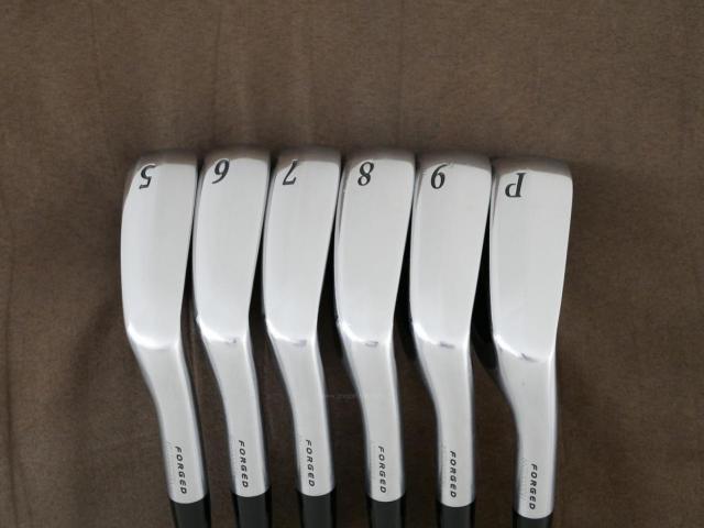 Iron set : Other Brand : ชุดเหล็ก Srixon Z585 Forged (รุ่นปี 2020) มีเหล็ก 5-Pw (6 ชิ้น) ก้านเหล็ก NS Pro Modus 105 DST Flex R