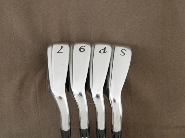 Lady club : All : ชุดเหล็ก Callaway Solaire (ใบใหญ่ ตีง่ายมาก) มีเหล็ก 7,9,Pw,Sw (4 ชิ้น) ก้านกราไฟต์ Flex L