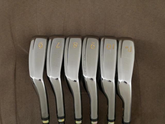 Iron set : Maruman : ชุดเหล็ก Maruman Majesty Vanquich XR (รุ่นท๊อปสุด ตีง่าย ไกลมาก ของใหม่ 7 หมื่นบาท) มีเหล็ก 6-10,Pw (6 ชิ้น) ก้านกราไฟต์ Flex R
