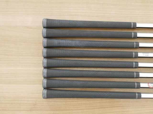 Iron set : Taylormade : ชุดเหล็ก Taylormade Gloire (รุ่นท๊อปสุด Japan Spec. ใบใหญ่ ตีง่าย ไกล) มีเหล็ก 5-Pw,Aw,Sw (8 ชิ้น) ก้านกราไฟต์ Flex R