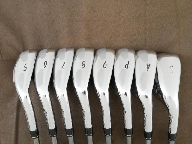 Iron set : Taylormade : ชุดเหล็ก Taylormade Gloire (รุ่นท๊อปสุด Japan Spec. ใบใหญ่ ตีง่าย ไกล) มีเหล็ก 5-Pw,Aw,Sw (8 ชิ้น) ก้านกราไฟต์ Flex R