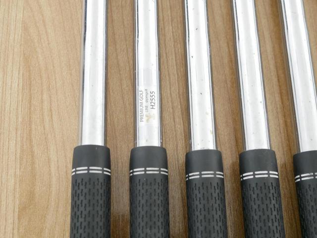 Iron set : Titleist : ชุดเหล็ก Titleist T400 (ตีง่ายที่สุด ไกลที่สุด ออกปี 2020) มีเหล็ก 7-Pw,43,49 (6 ชิ้น) ก้านเหล็ก NS Pro 850 NEO Flex S