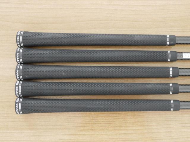 Iron set : Titleist : ชุดเหล็ก Titleist T400 (ตีง่ายที่สุด ไกลที่สุด ออกปี 2020) มีเหล็ก 7-Pw,43 (5 ชิ้น) ก้านกราไฟต์ Mitsubishi TENSEI 50 Flex R