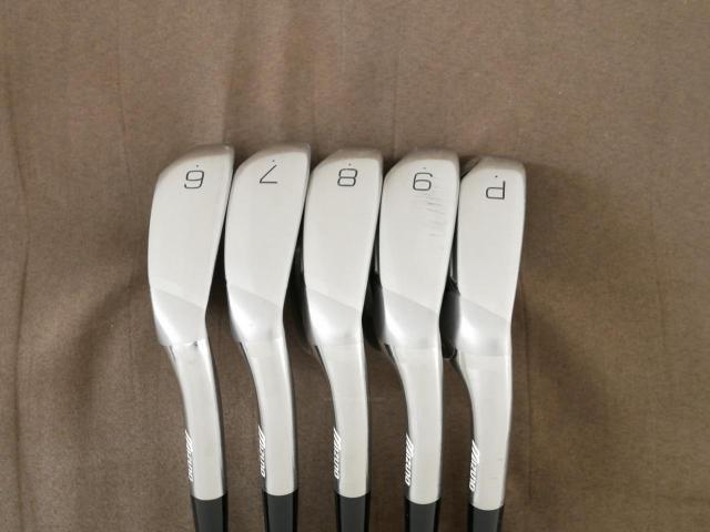 Iron set : Mizuno : ชุดเหล็ก Mizuno JPX EIII SV Titanium (ตัวท้อป ใบใหญ่ที่สุดของ Mizuno ตีง่ายมาก หน้าเด้ง ตีไกล) มีเหล็ก 6-Pw (5 ชิ้น) ก้านกราไฟต์ Flex SR