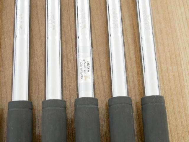 Iron set : PRGR : ชุดเหล็ก PRGR L.E.D Forged (นุ่ม สวย) มีเหล็ก 5-Pw (6 ชิ้น) ก้านเหล็ก NS Pro 950 Flex S