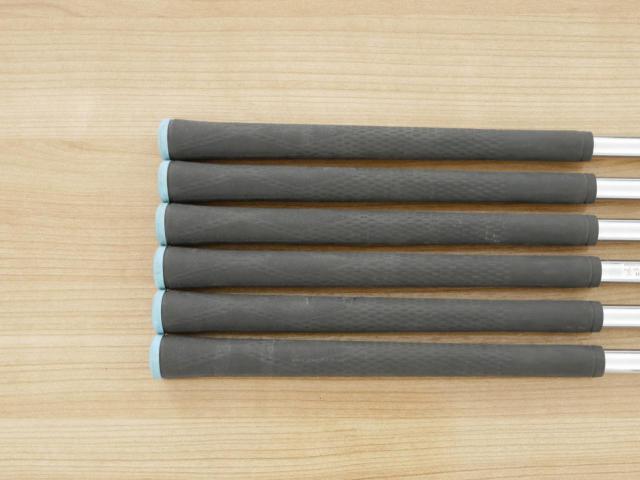 Iron set : PRGR : ชุดเหล็ก PRGR L.E.D Forged (นุ่ม สวย) มีเหล็ก 5-Pw (6 ชิ้น) ก้านเหล็ก NS Pro 950 Flex S