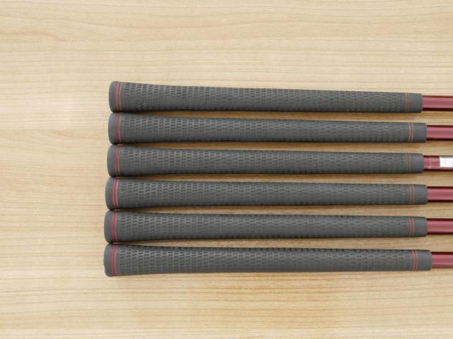 Iron set : PRGR : ชุดเหล็ก PRGR RS Red (รุ่นปี 2020 หน้าเด้ง ตีไกลมาก) มีเหล็ก 6-Pw,Aw (6 ชิ้น) ก้านกราไฟต์ Fujikura Speeder Evolution Flex R