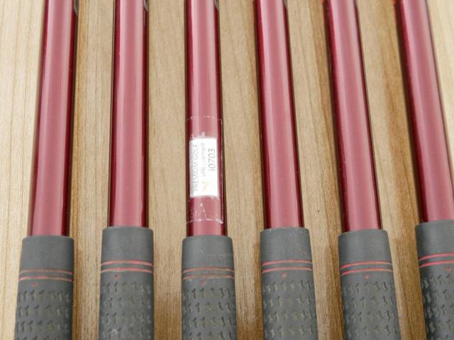 Iron set : PRGR : ชุดเหล็ก PRGR RS Red (รุ่นปี 2020 หน้าเด้ง ตีไกลมาก) มีเหล็ก 6-Pw,Aw (6 ชิ้น) ก้านกราไฟต์ Fujikura Speeder Evolution Flex R