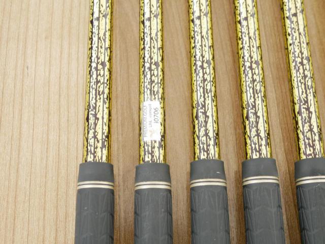 Iron set : Yonex : ชุดเหล็ก Yonex Royal DTP (ออกปี 2016 ท๊อปสุด ก้านดีมาก หน้าเด้ง ตีไกลสุดๆ) มีเหล็ก 7-Pw,Aw,As (6 ชิ้น) ก้านกราไฟต์ Flex R