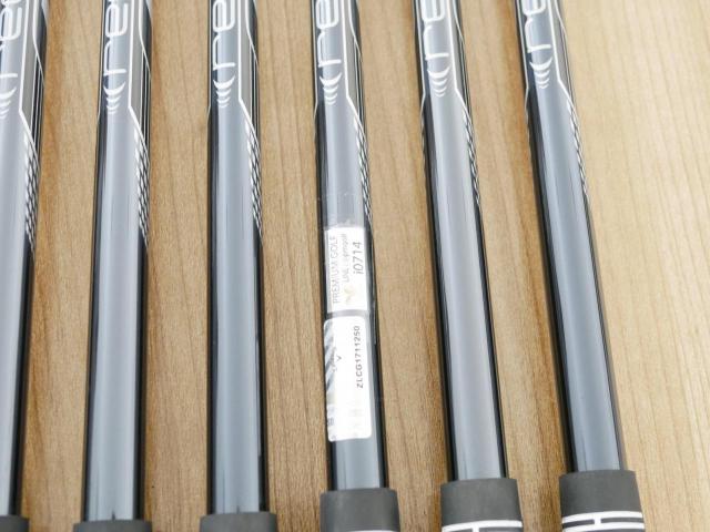 Iron set : Callaway : ชุดเหล็ก Callaway APEX Ai300 Forged (รุ่นล่าสุด ออกปี 2024) มีเหล็ก 5-Pw (6 ชิ้น) ก้านกราไฟต์ UST Mamiya RECOIL DART 6 Flex R