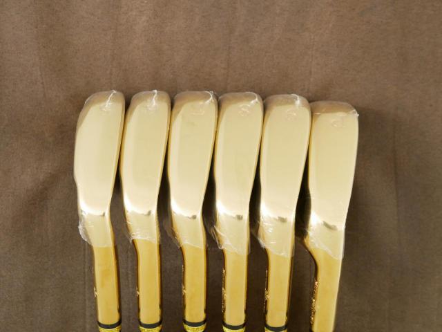 Iron set : Other Brand : **ของใหม่ ยังไม่แกะพลาสติก** ชุดเหล็ก Mutsumi Honma MH777 One Length (ใบใหญ่ ตีง่าย ไกล) มีเหล็ก 5-Pw (6 ชิ้น) ก้านกราไฟต์ Flex SR