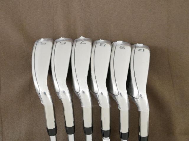 Iron set : Callaway : **ของใหม่ ยังไม่แกะพลาสติก** ชุดเหล็ก Callaway Rogue ST Max (ออกปี 2022 ตีง่าย ไกลมาก) มีเหล็ก 5-Pw (6 ชิ้น) ก้านเหล็ก Dynamic Gold 95 R300