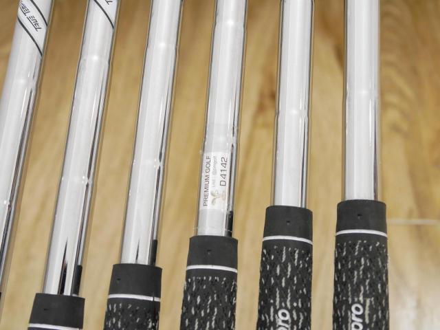 Iron set : Titleist : ชุดเหล็ก Titleist T150 Forged (รุ่นล่าสุด ออกปี 2023 นุ่ม แน่น คม) มีเหล็ก 5-Pw (6 ชิ้น) ก้านเหล็ก AMT Tour White S200