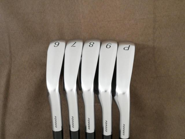 Iron set : PRGR : ชุดเหล็ก PRGR 01 Forged (ปี 2024 นุ่มมากๆ) มีเหล็ก 6-Pw (5 ชิ้น) ก้านเหล็ก NS Pro 095 Flex S