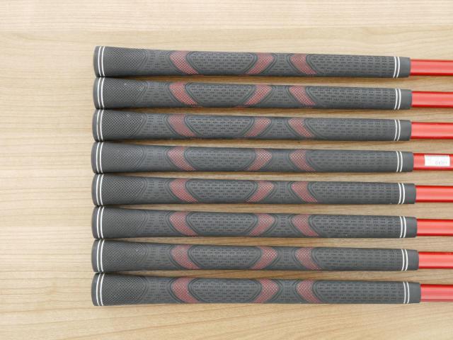 Iron set : Maruman : ชุดเหล็ก Maruman Red-V (ใบใหญ่ ตีง่าย) มีเหล็ก 5-Pw,Aw,Sw (8 ชิ้น) ก้านกราไฟต์ Flex S