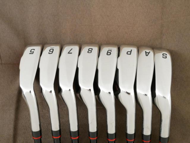 Iron set : Maruman : ชุดเหล็ก Maruman Red-V (ใบใหญ่ ตีง่าย) มีเหล็ก 5-Pw,Aw,Sw (8 ชิ้น) ก้านกราไฟต์ Flex S