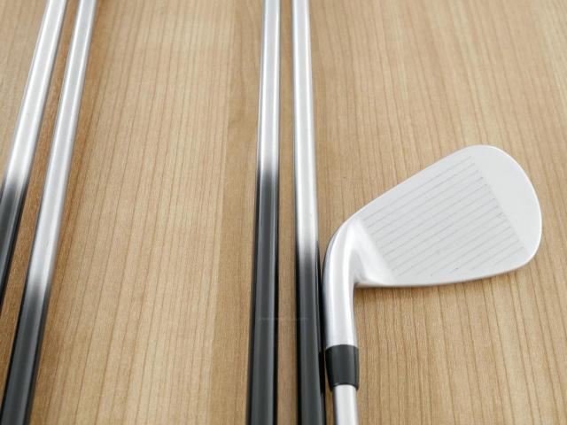 Iron set : Titleist : ชุดเหล็ก Titleist VG3 Type D Forged (รุ่นปี 2019 Japan Spec. ตีง่ายและไกลที่สุดของ Titleist) มีเหล็ก 6-Pw (5 ชิ้น) ก้านกราไฟต์ Mitsubishi VGI Flex R