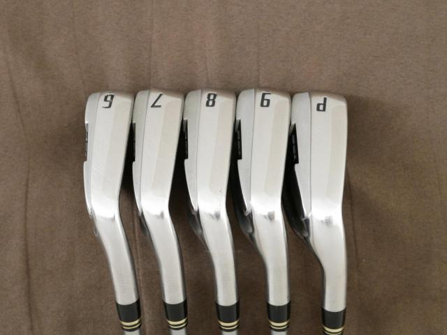 Iron set : Other Brand : ชุดเหล็ก Ryoma DSI (ตีง่ายมาก ไกลมากๆ หายากสุดๆ) มีเหล็ก 6-Pw (5 ชิ้น) ก้านกราไฟต์ Tour AD Flex R