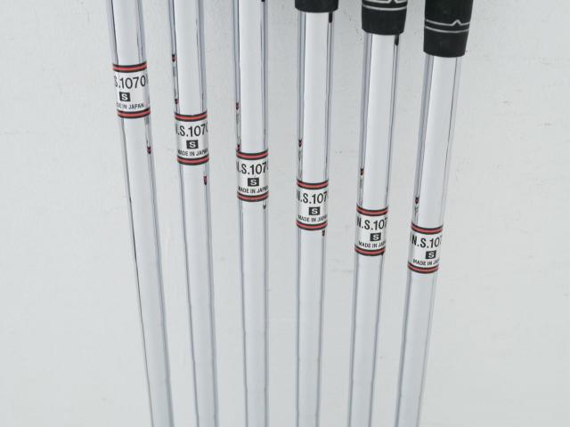 Iron set : Maruman : ชุดเหล็ก Maruman Red-V (ใบใหญ่ ตีง่าย) มีเหล็ก 5-Pw (6 ชิ้น) ก้านเหล็ก NS Pro 1070 Flex S