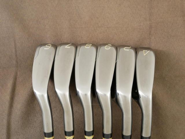 Iron set : Maruman : ชุดเหล็ก Maruman Majesty Royale (รุ่นท็อปสุด ล่าสุด ปี 2026 ของใหม่ 9 หมื่นบาท) มีเหล็ก 6-Pw,Aw (6 ชิ้น) ก้านกราไฟต์ Flex R