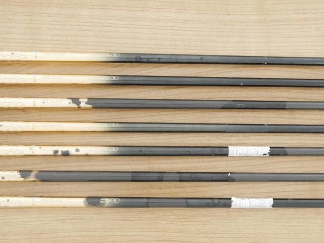 Iron set : Yonex : ชุดเหล็ก Yonex Royal E-Zone (รุ่นท๊อปสุด ก้านดีมาก หน้าเด้ง ตีไกลสุดๆ) มีเหล็ก 7-Pw,Aw,As,Sw (7 ชิ้น) ก้านกราไฟต์ NANOPREME Flex R