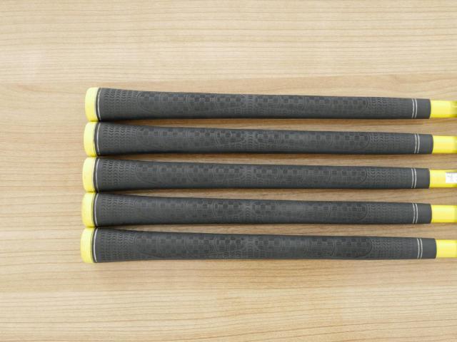 Iron set : Honma : ชุดเหล็ก Honma Bezeal 525 (ออกปี 2016 รุ่นนี้ใบใหญ่ที่สุดของ Honma) มีเหล็ก 6-10 (5 ชิ้น) ก้านกราไฟต์ Honma Vizard 48 Flex R