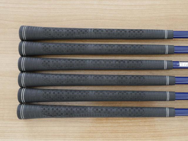 Iron set : Honma : ชุดเหล็ก Honma Bezeal 535 (ปี 2019 รุ่นนี้ใบใหญ่ที่สุดของ Honma) มีเหล็ก 6-11 (6 ชิ้น เทียบเท่า 5-Pw) ก้านกราไฟต์ Honma Vizard 48 Flex S
