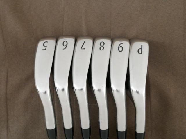 Iron set : Titleist : ชุดเหล็ก Titleist AP1 718 (ออกปี 2018) มีเหล็ก 5-Pw (6 ชิ้น) ก้านกราไฟต์ Fujikura MCI 60 Flex S