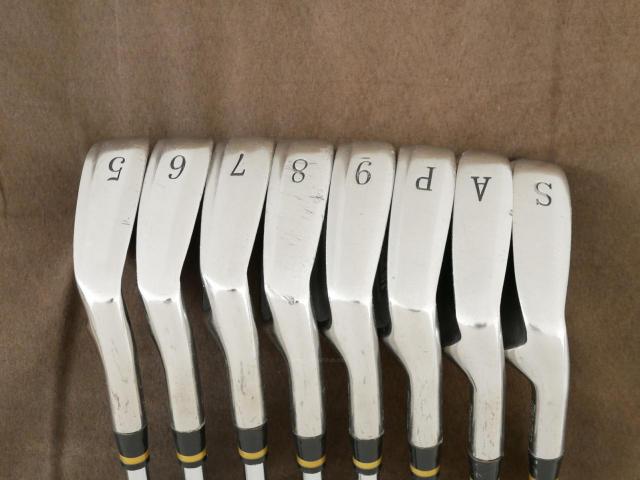 Iron set : Maruman : ชุดเหล็ก Maruman M1 Cavity (เหล็กตีไกลในตำนานครับ) มีเหล็ก 5-Pw,Aw,Sw (8 ชิ้น) ก้านเหล็ก NS Pro 950 Flex R