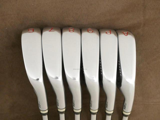 Iron set : PRGR : ชุดเหล็กกระเทย PRGR NEW Egg Forged (รุ่นปี 2020 ตีง่ายและไกลมากๆ เด้งสุดๆ COR 0.82) มีเหล็ก 6-Pw,Aw (6 ชิ้น) ก้านเหล็ก NS Pro Modus 105 Flex R