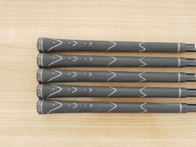 Iron set : Maruman : ชุดเหล็ก Maruman Majesty Royal SP (รุ่นท๊อปสุด ตีง่าย เด้ง ไกลมากๆ) มีเหล็ก 7-10,Pw (5 ชิ้น ระยะเทียบเท่า 4-Pw) ก้านกราไฟต์ Flex R