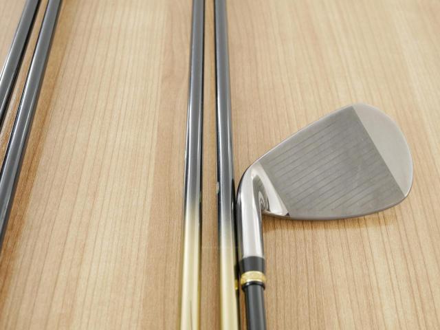 Iron set : Maruman : ชุดเหล็ก Maruman Majesty Royale (รุ่นท๊อปสุด ปี 2021 ของใหม่ 8 หมื่นบาท) มีเหล็ก 7-10,Pw (5 ชิ้น) ก้านกราไฟต์ Flex R