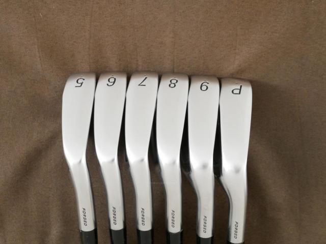 Iron set : PRGR : ชุดเหล็ก PRGR 02 Forged (ปี 2023 นุ่มมาก หายาก) มีเหล็ก 5-Pw (6 ชิ้น) ก้านกราไฟต์ Mitsubishi Diamana Flex S