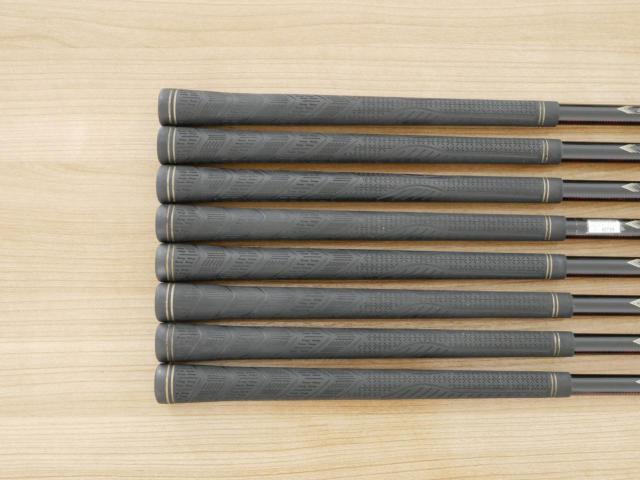 Iron set : PRGR : ชุดเหล็ก PRGR ID Nabla Red (รุ่นท๊อปสุด หน้าเด้ง ไกลมาก) มีเหล็ก 5-Pw,Aw,Sw (8 ชิ้น) ก้านกราไฟต์ M-40 Flex SR