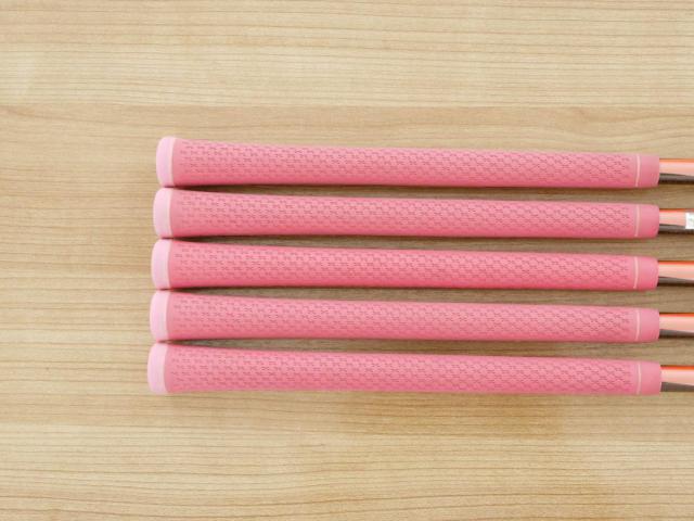 Lady club : All : **ก้าน 3 ดาว** ชุดเหล็ก Honma Beres ML502 (ตีง่าย เบา ไกล) มีเหล็ก 7-11 (5 ชิ้น) ก้านกราไฟต์ ARMRQ UD40 FLex L (3 ดาว)