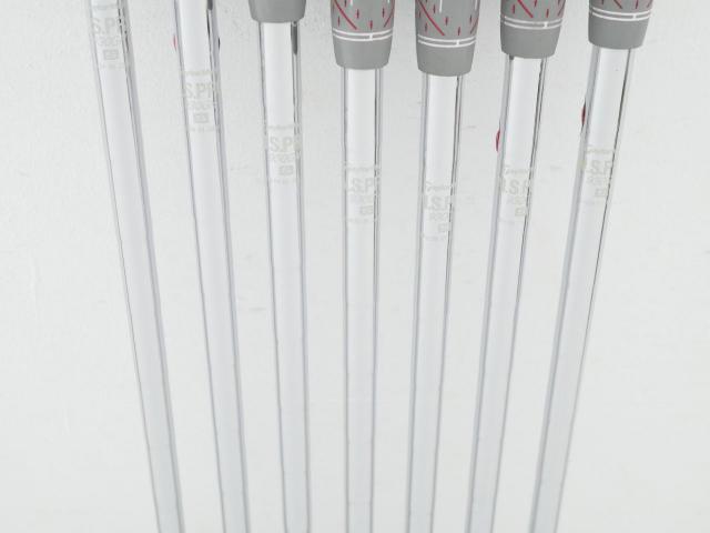 Iron set : Taylormade : ชุดเหล็ก Taylormade Gloire F2 Forged (รุ่นท๊อปสุด Japan Spec. ออกปี 2017) มีเหล็ก 6-Pw,Aw,Sw (7 ชิ้น) ก้านเหล็ก NS Pro 930 Flex S