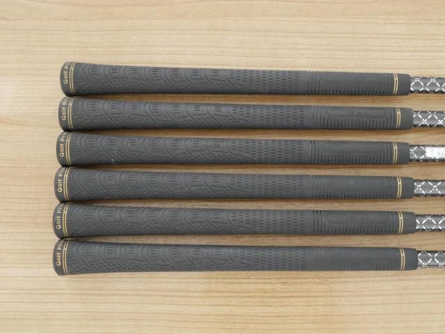 Iron set : Honma : ชุดเหล็ก Honma Beres 09 Forged Black (รุ่นล่าสุด ออกปี 2024 สวยมากๆ) มีเหล็ก 6-11 (6 ชิ้น เทียบเท่า 6-Pw) ก้าน ARMRQ FX Flex R