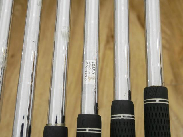 Iron set : Taylormade : ชุดเหล็ก Taylormade M2 มีเหล็ก 5-Pw (6 ชิ้น) ก้านเหล็ก NS Pro 950 Flex S