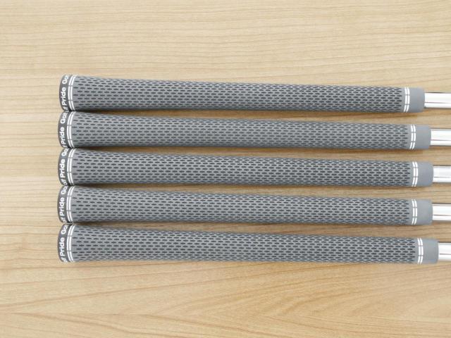 Iron set : Taylormade : ชุดเหล็ก Taylormade P770 Forged (รุ่นล่าสุด ออกปี 2024 นุ่ม แน่น) มีเหล็ก 6-Pw (5 ชิ้น) ก้านเหล็ก Dynamic Gold 115 MID S200