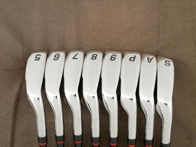 Iron set : Maruman : ชุดเหล็ก Maruman Red-V II (ใบใหญ่ ตีง่าย ไกล) มีเหล็ก 5-Pw,Aw,Sw (8 ชิ้น) ก้านกราไฟต์ Flex R