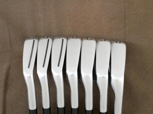 Iron set : Taylormade : ชุดเหล็ก Taylormade P790 (ตัวท้อปสุด ล่าสุด ออกปี 2025 Japan Spec.) มีเหล็ก 5-Pw,Aw (7 ชิ้น) ก้านกราไฟต์ Graphite Design RAUNE i75 Flex R
