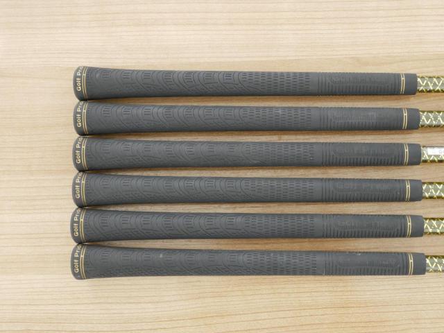 Iron set : Honma : **ก้าน 3 ดาว** ชุดเหล็ก Honma Beres 2020 Forged (ออกปี 2020) มีเหล็ก 6-11 (6 ชิ้น เทียบเท่า 5-Pw) ก้าน ARMRQ (47) Flex SR (3 ดาว)